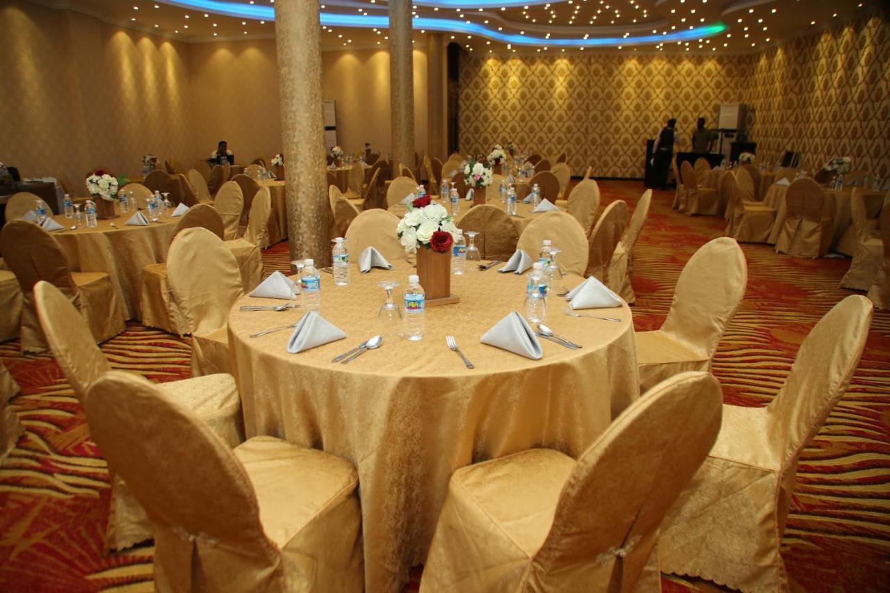 Polhena Grand Resort & Banquet มาตารา ภายนอก รูปภาพ